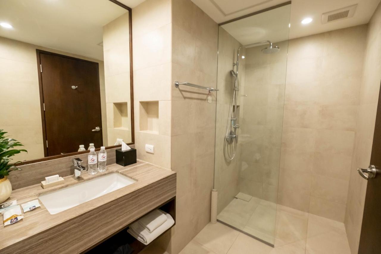 Wynwood Hotel Pasig City Экстерьер фото